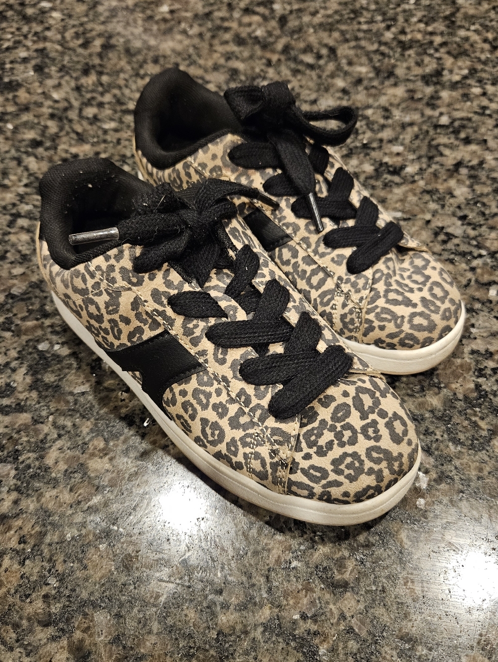 3/$6 Wonder Nation Girls Chunky Skate Sneakers Size 4 Leopard Print